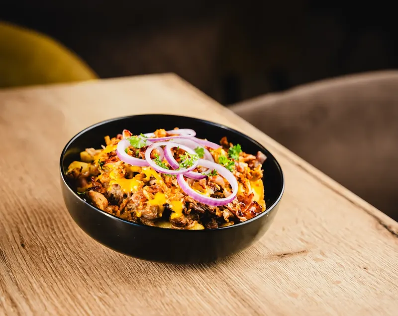 Hranolky s trhaným mäsom